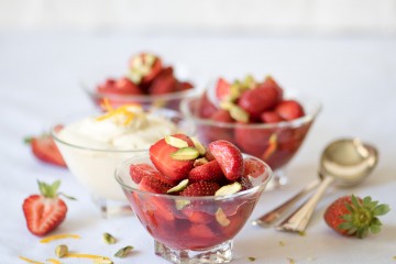 Fragrant Scented Strawberries with Orange Cream